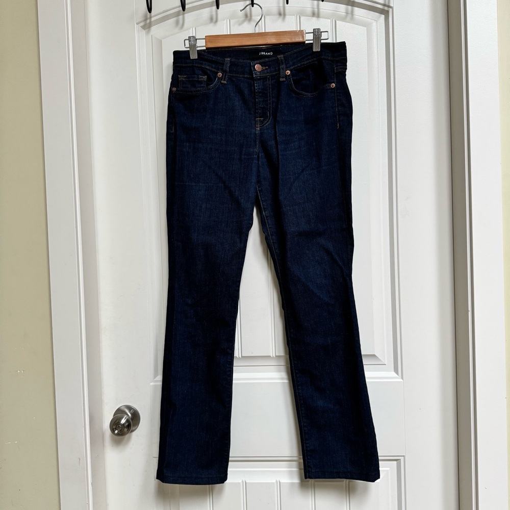 J Brand Mid Rise Cigarette Leg Jean in Pure Dark Wash. 30P